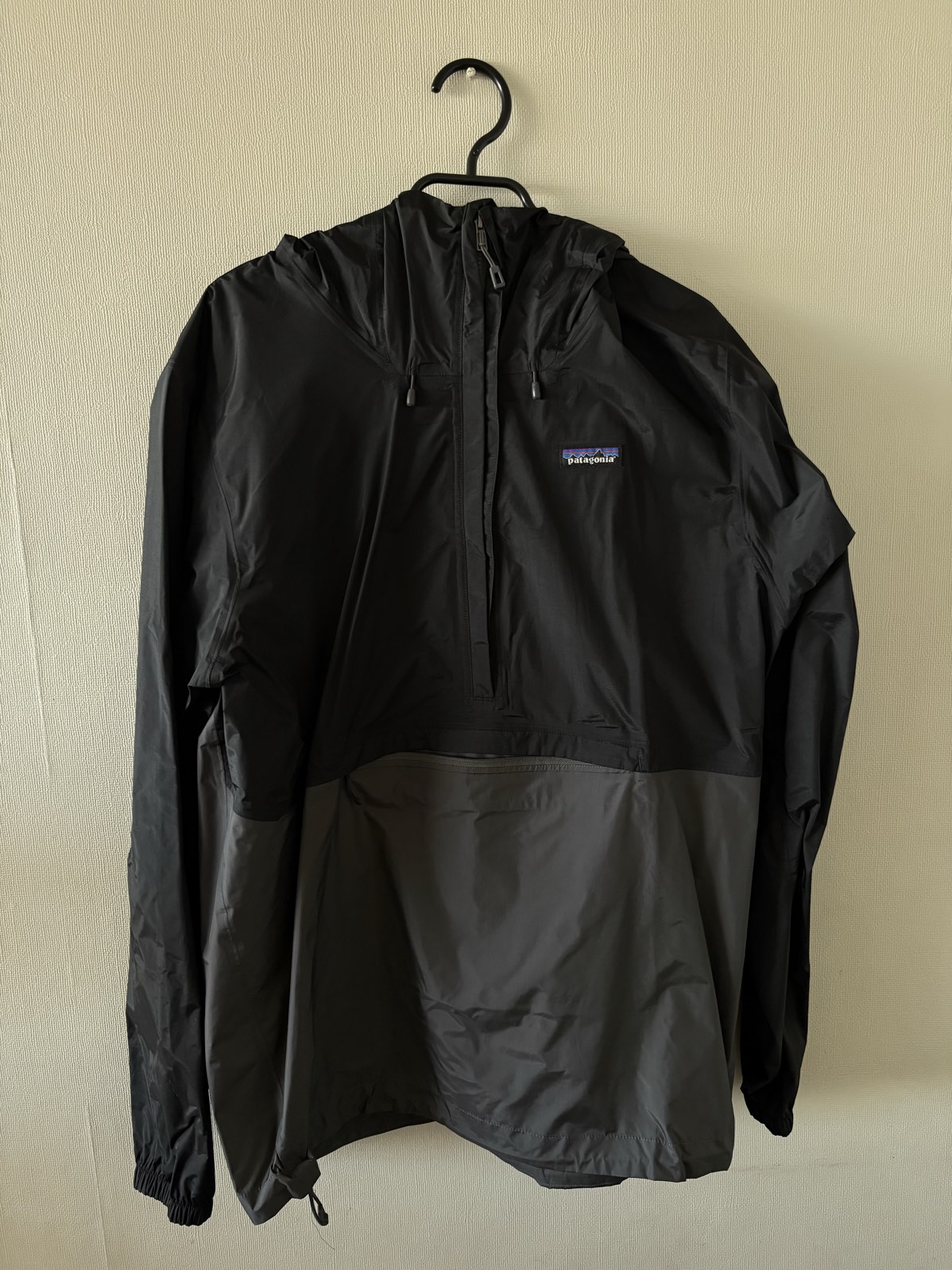 Cortaviento Patagonia Negro Con Gris